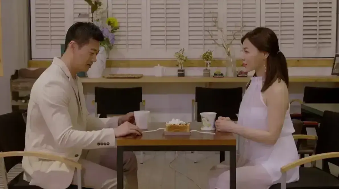 《邻居家妻子》韩国电影未删减1080P韩语中字-我邻居的老婆高清完整版-百度网盘夸克迅雷下载-邻居家妻子情感越界资源