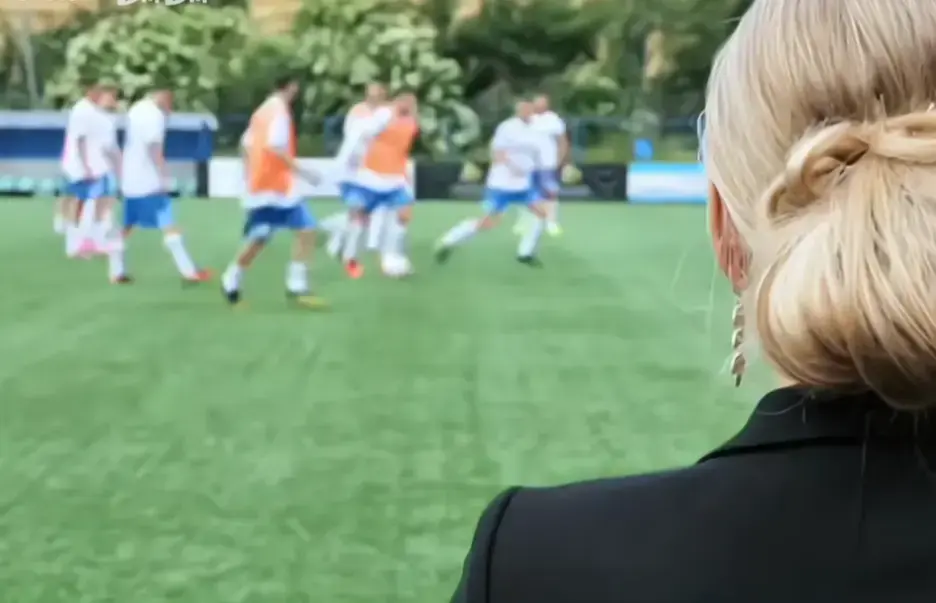 法国电影《足球队的女老板们》Footballers'Moms高清完整版免费在线观看