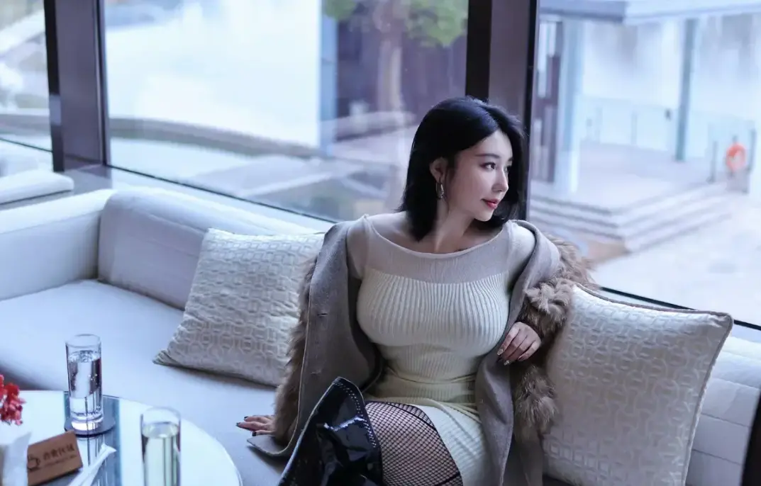 《教母三人行》Eliy短剧未删减完整版在线观看 - 教母godmom三部曲蓝光典藏全集 - 4K高清免费看